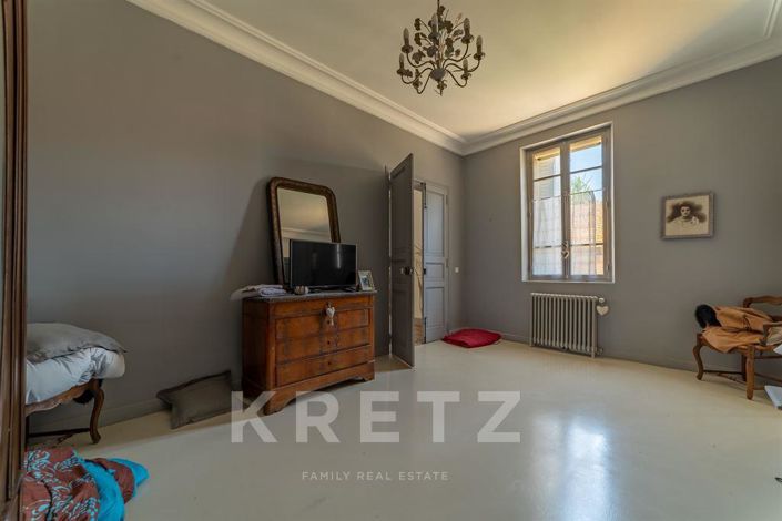 Image No.11-5 Bed Property for sale