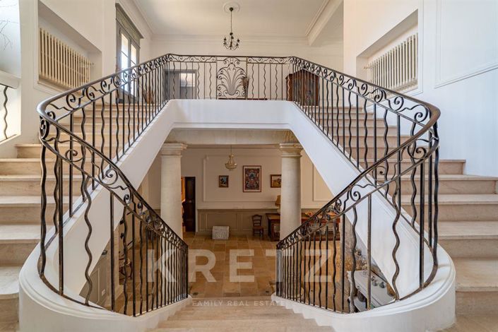 Image No.5-5 Bed Property for sale