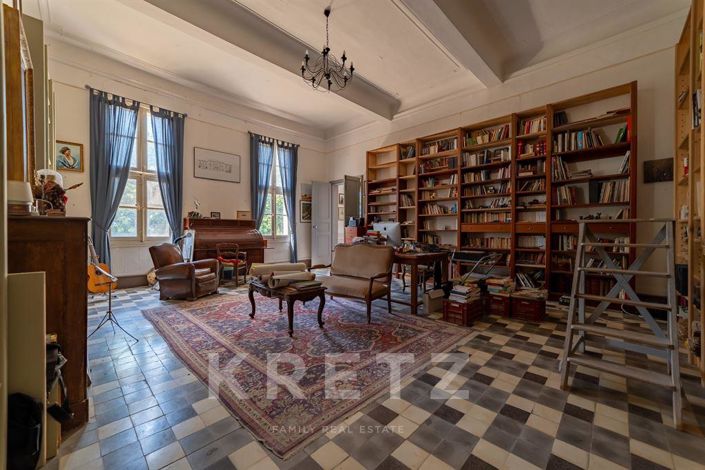 Image No.6-5 Bed Property for sale