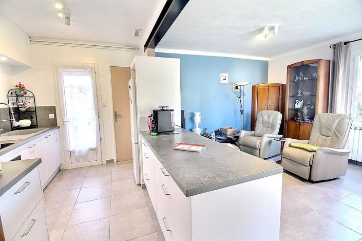 Image No.6-3 Bed House for sale