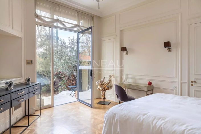 Image No.25-5 Bed Apartment for sale