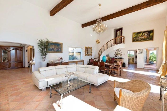 Image No.7-5 Bed House for sale