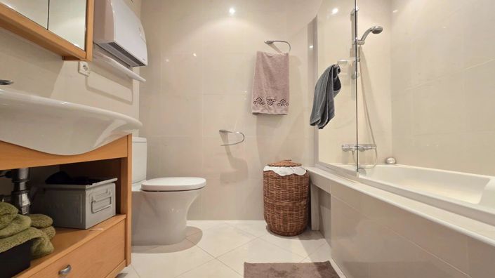 Image No.20-4 Bed Apartment for sale