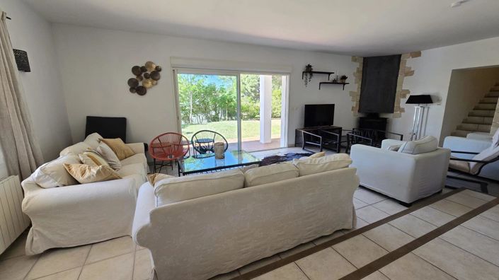 Image No.10-3 Bed House for sale