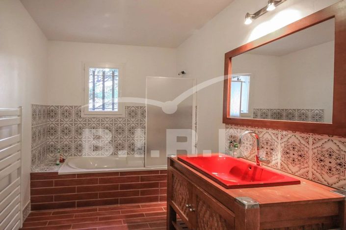 Image No.14-3 Bed House for sale