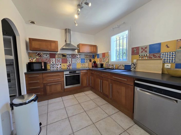 Image No.8-3 Bed House for sale