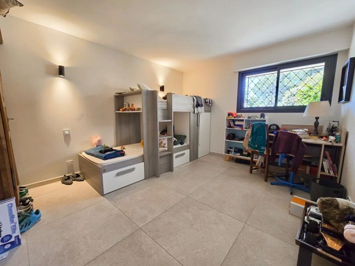 Image No.14-6 Bed House for sale