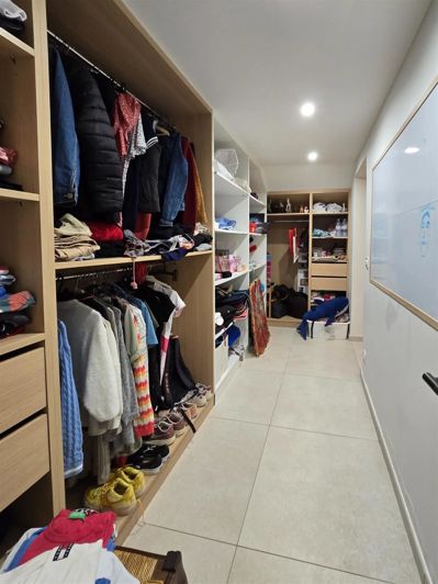 Image No.19-6 Bed House for sale