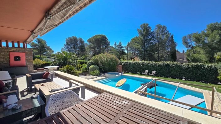 Image No.20-6 Bed House for sale