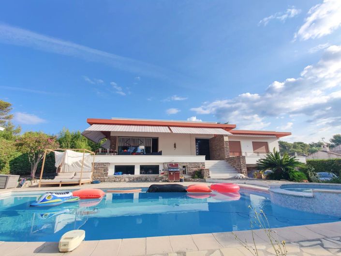 Image No.21-6 Bed House for sale