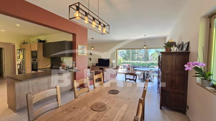 Image No.5-Maison de 6 chambres à vendre à Saint-Raphael