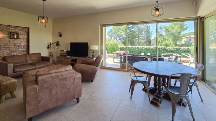 Image No.6-6 Bed House for sale