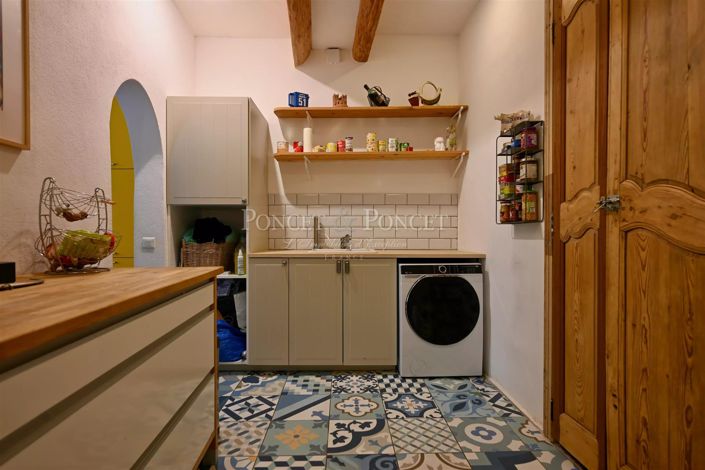 Image No.10-6 Bed House for sale