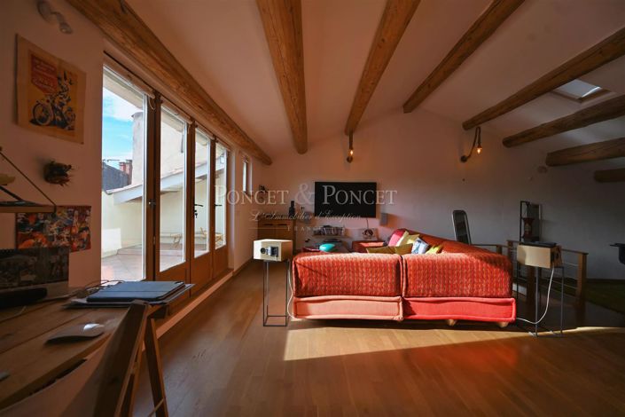 Image No.17-6 Bed House for sale