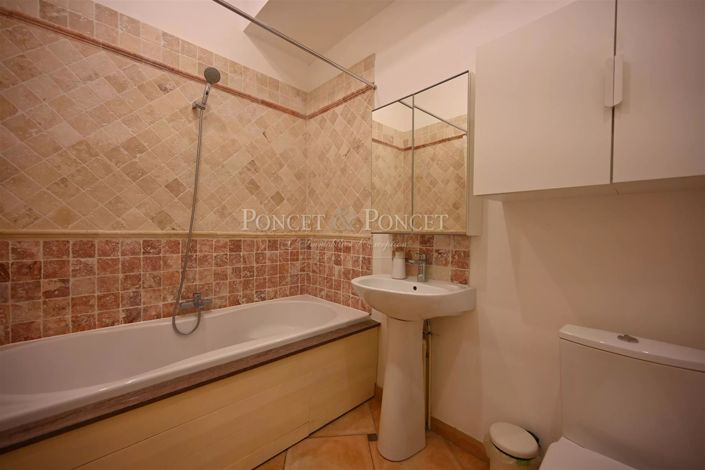 Image No.20-6 Bed House for sale