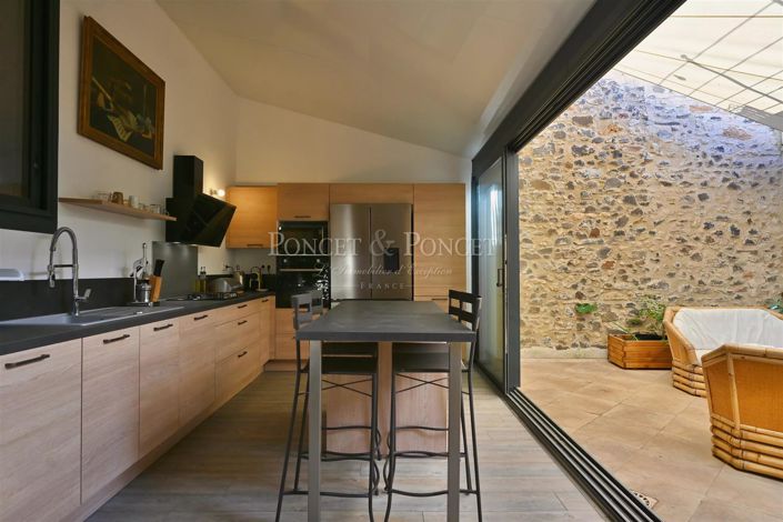 Image No.24-6 Bed House for sale