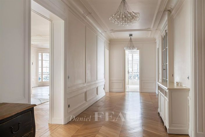 Image No.20-4 Bed Apartment for sale