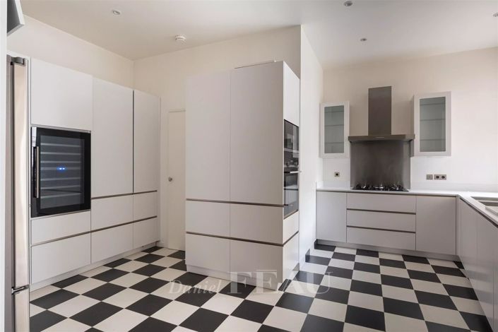 Image No.8-4 Bed Apartment for sale