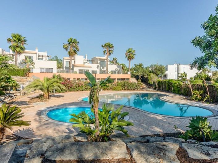 Image No.5-2 Bed House for sale