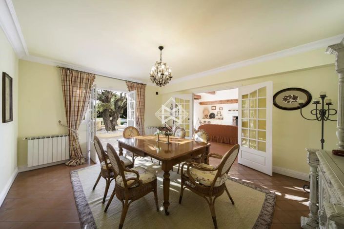 Image No.10-5 Bed House for sale