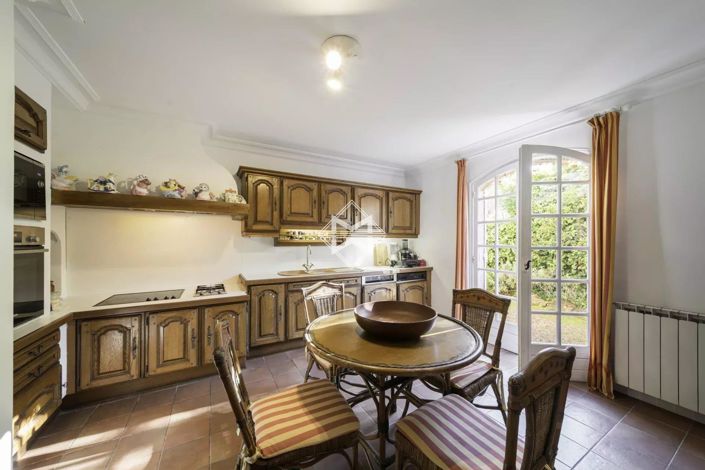 Image No.11-5 Bed House for sale