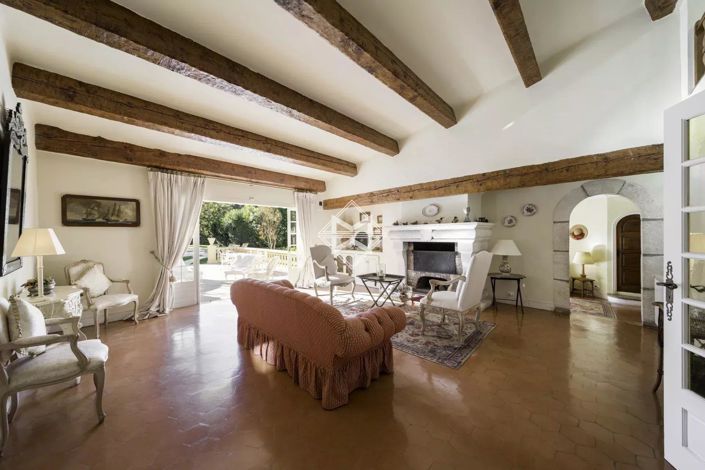 Image No.7-5 Bed House for sale