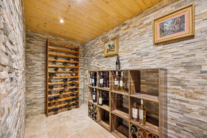 Image No.9-4 Bed House for sale