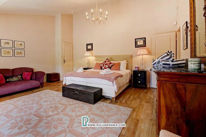 Image No.32-House for sale