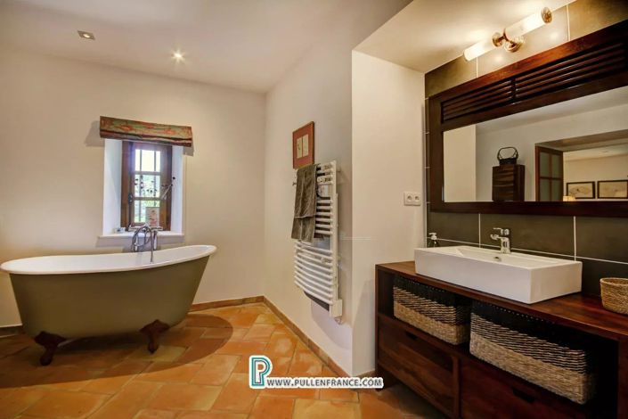 Image No.36-House for sale