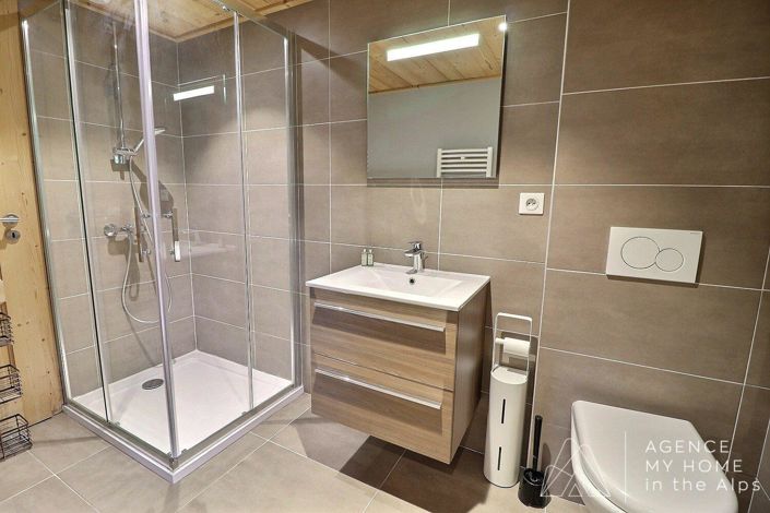 Image No.11-5 Bed House for sale