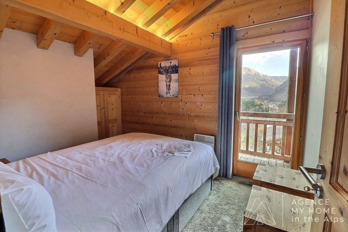 Image No.19-5 Bed House for sale