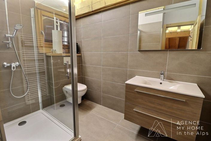 Image No.19-5 Bed House for sale