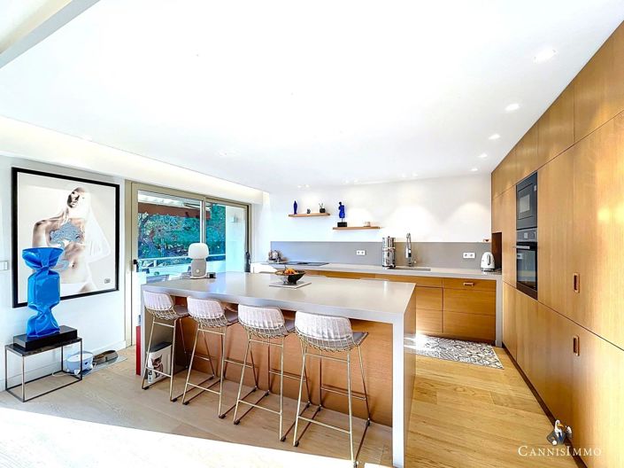 Image No.8-4 Bed Apartment for sale