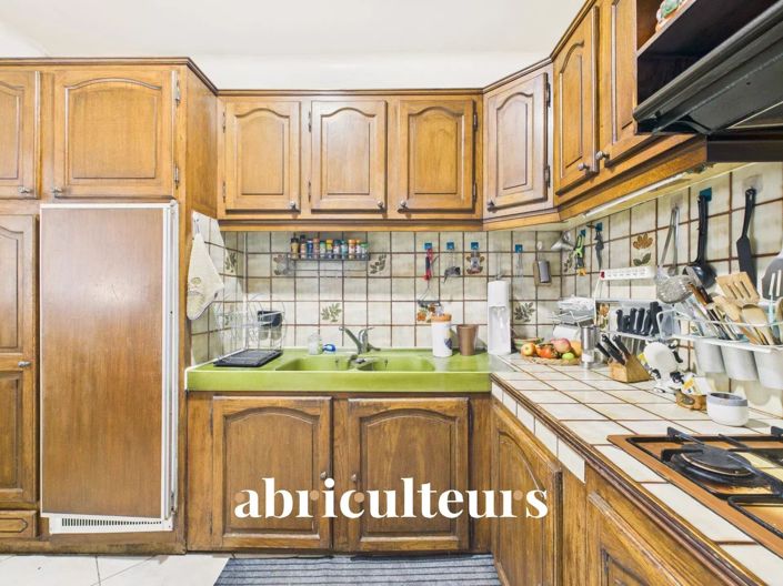 Image No.12-5 Bed House for sale