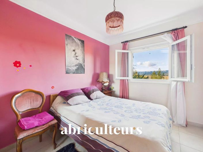 Image No.16-5 Bed House for sale