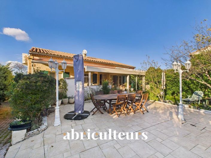 Image No.2-5 Bed House for sale