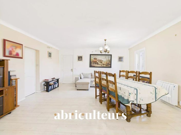 Image No.23-5 Bed House for sale