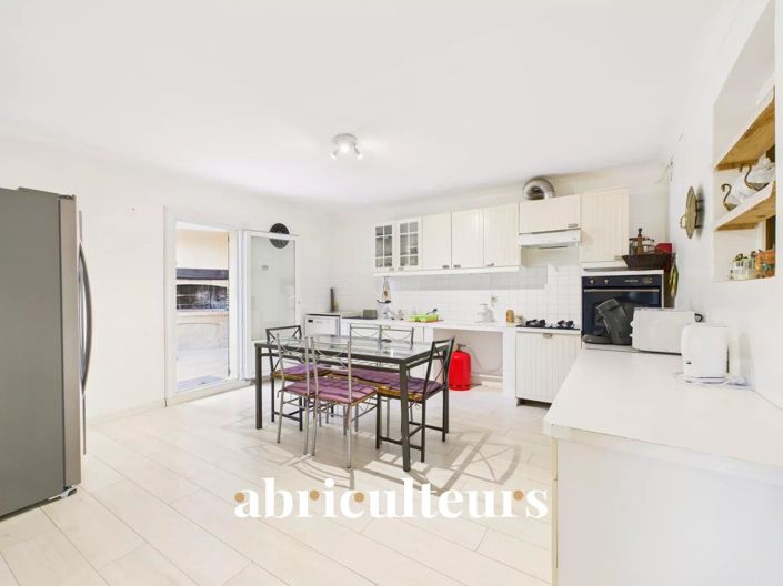 Image No.24-5 Bed House for sale