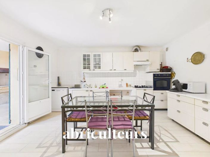 Image No.25-5 Bed House for sale