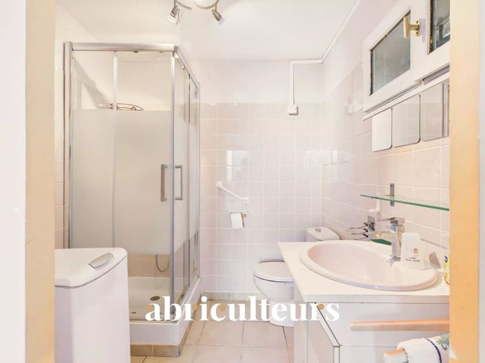 Image No.27-5 Bed House for sale