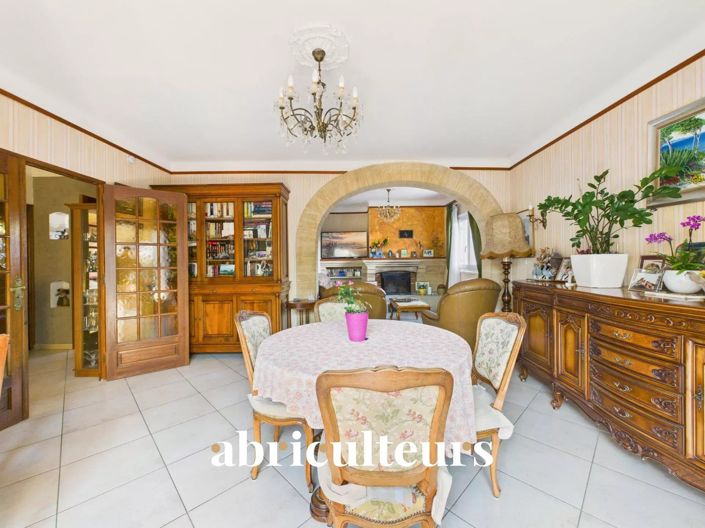 Image No.4-5 Bed House for sale