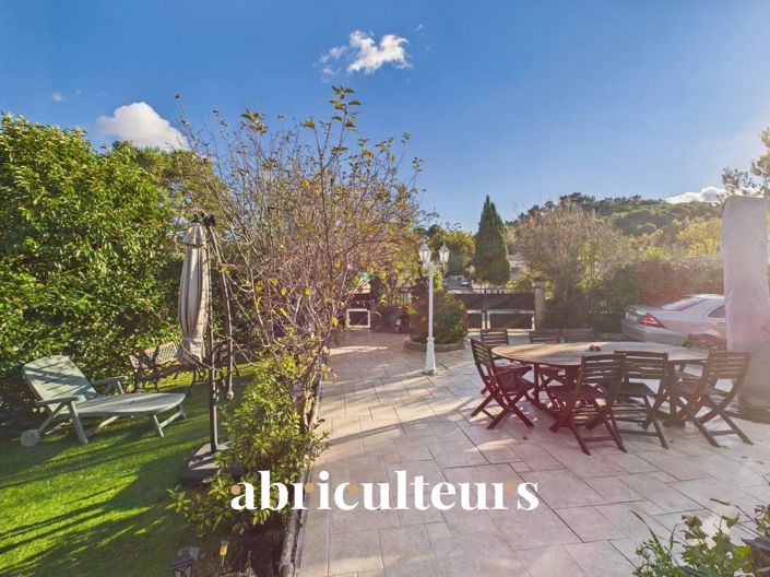 Image No.40-5 Bed House for sale