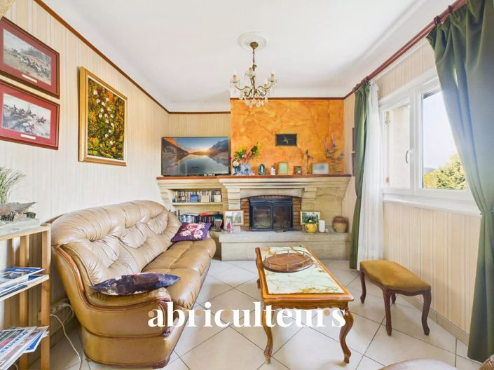 Image No.5-5 Bed House for sale