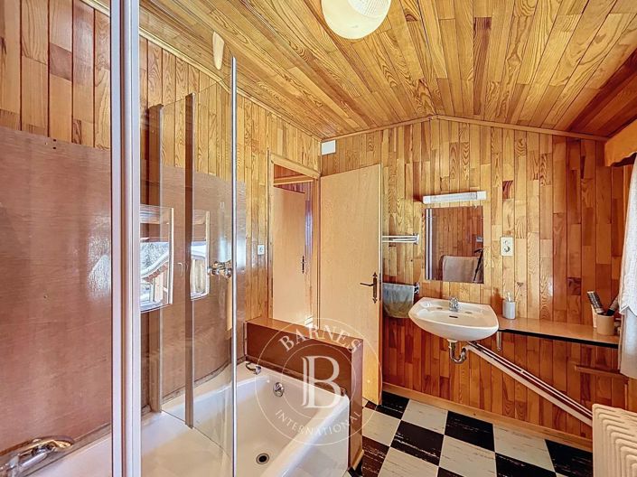 Image No.12-5 Bed House for sale