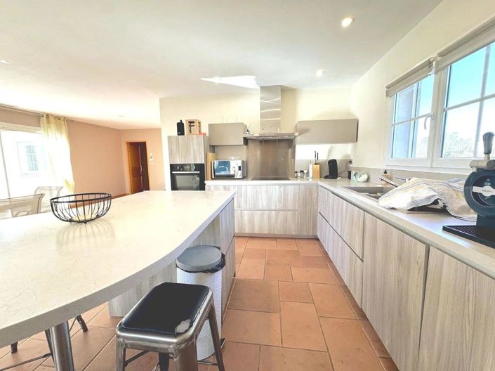 Image No.6-4 Bed House for sale