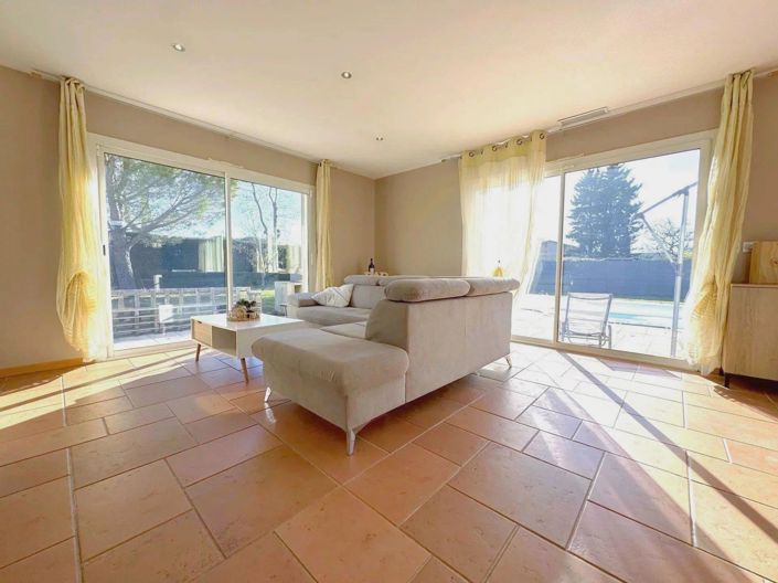 Image No.9-4 Bed House for sale