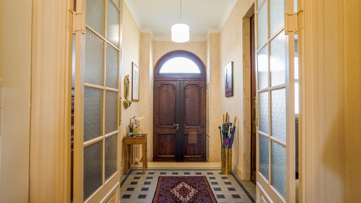 Image No.2-5 Bed House for sale