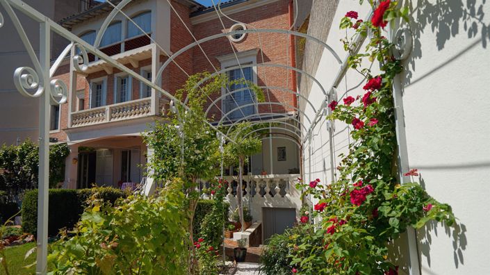 Image No.24-5 Bed House for sale