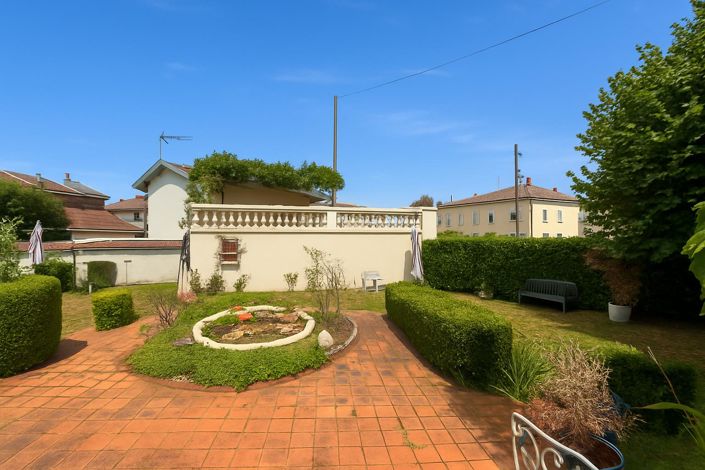 Image No.26-5 Bed House for sale