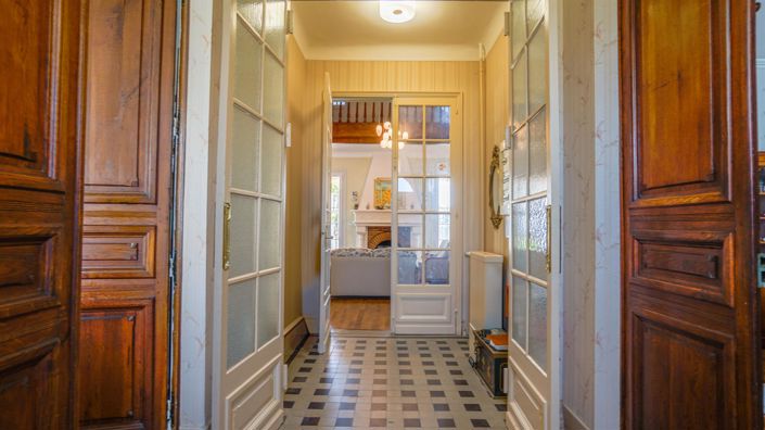 Image No.3-5 Bed House for sale